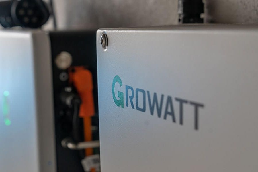 benefits of using solar PV batteries